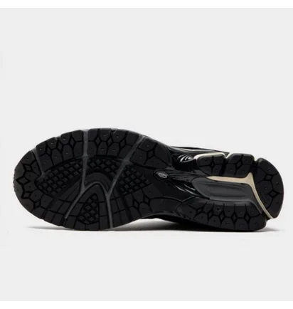 Кроссовки унисекс New Balance 2002R Black M2002RRC