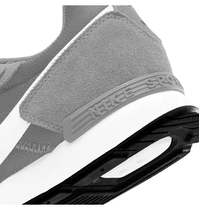 Кросівки чоловічі Nike Venture Runner Grey CK2944-003