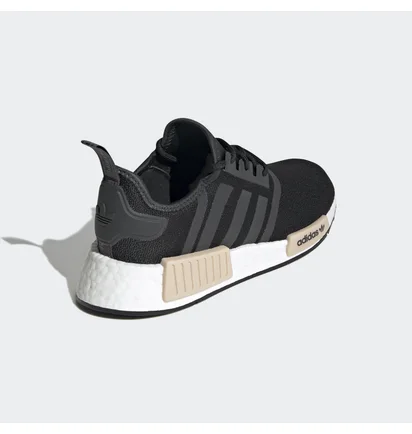 Кроссовки женские Adidas Nmd R1 Black GZ7997