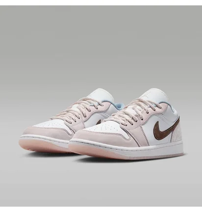 Кроссовки женские Air Jordan 1 Low White/Grey IB8859-101
