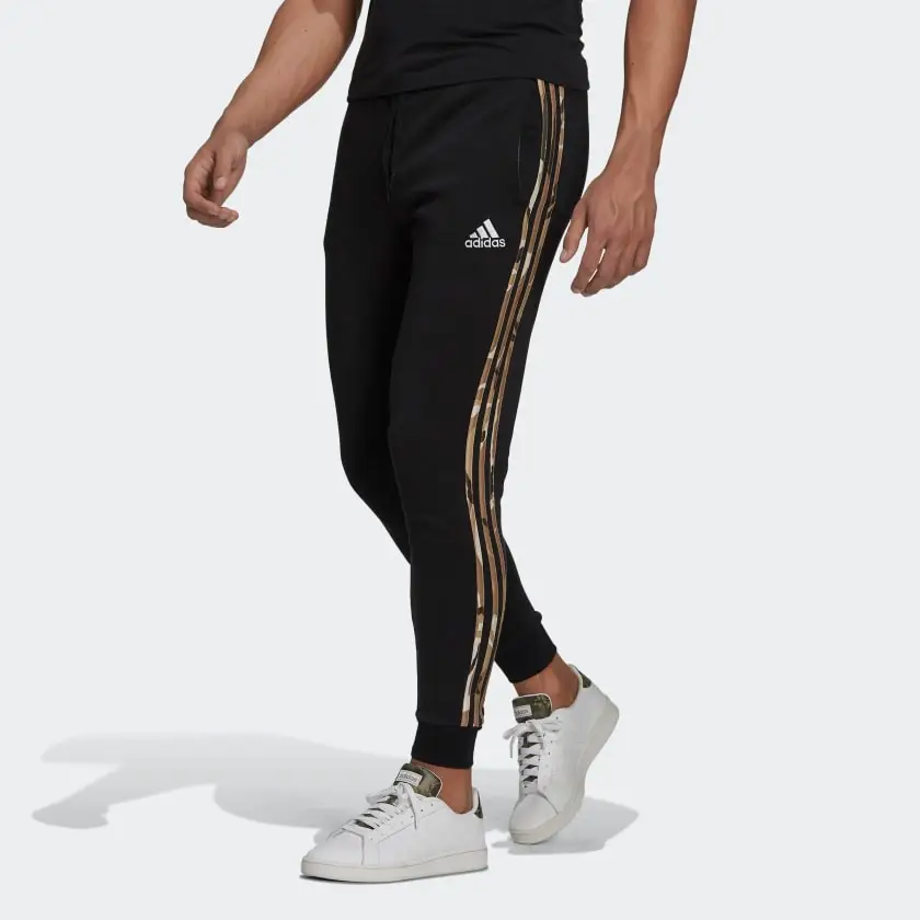 Штаны мужские Adidas Essentials Fleece Camo-Print Black GV2125